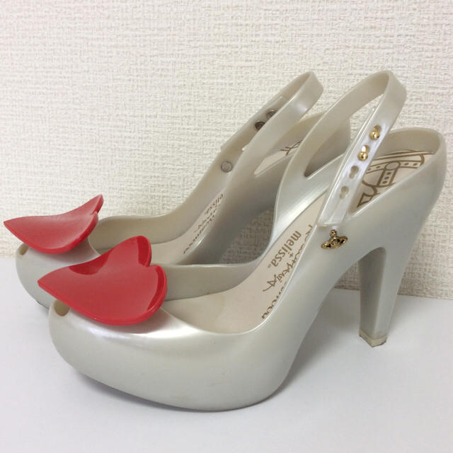 Vivienne Westwood(ヴィヴィアンウエストウッド)のヴィヴィアン♡メリッサ ハートパンプス レディースの靴/シューズ(ハイヒール/パンプス)の商品写真