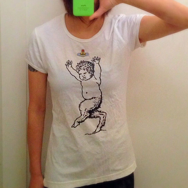 Vivienne Westwood(ヴィヴィアンウエストウッド)のヴィヴィアンレアＴシャツ メンズのトップス(Tシャツ/カットソー(半袖/袖なし))の商品写真