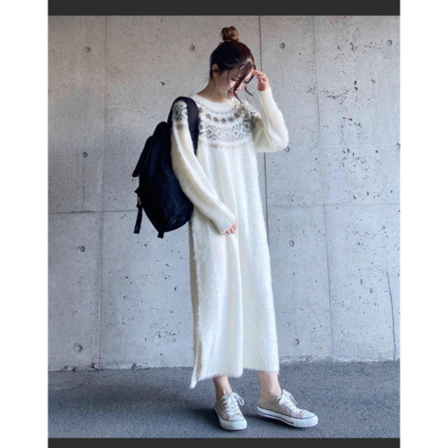 AZUL by moussy(アズールバイマウジー)のAZUL ENCANTO ニットワンピ　グレー レディースのトップス(ニット/セーター)の商品写真