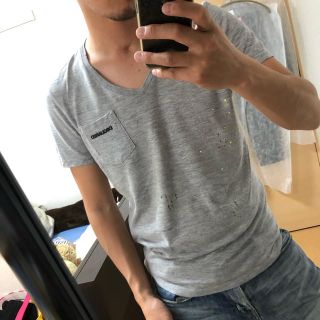 ディースクエアード(DSQUARED2)の値下げ　DSQUARED2  ダメージ　ペンキ加工　VネックTシャツ　S(Tシャツ/カットソー(半袖/袖なし))