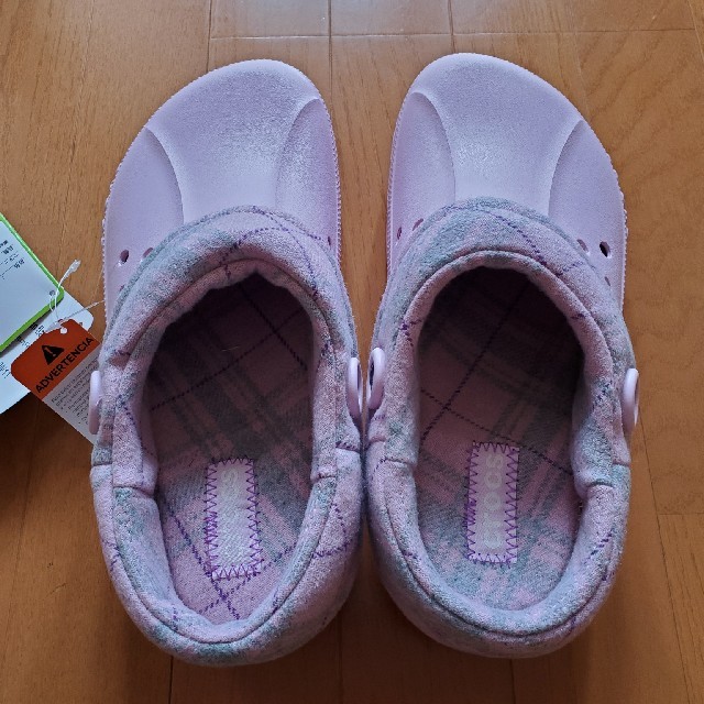 crocs(クロックス)のクロックス　ピンク　ボア付き27cm メンズの靴/シューズ(サンダル)の商品写真