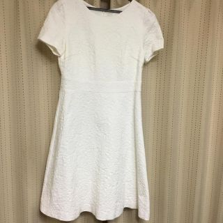 ジルスチュアート(JILLSTUART)のジル スチュワート　白(ひざ丈ワンピース)