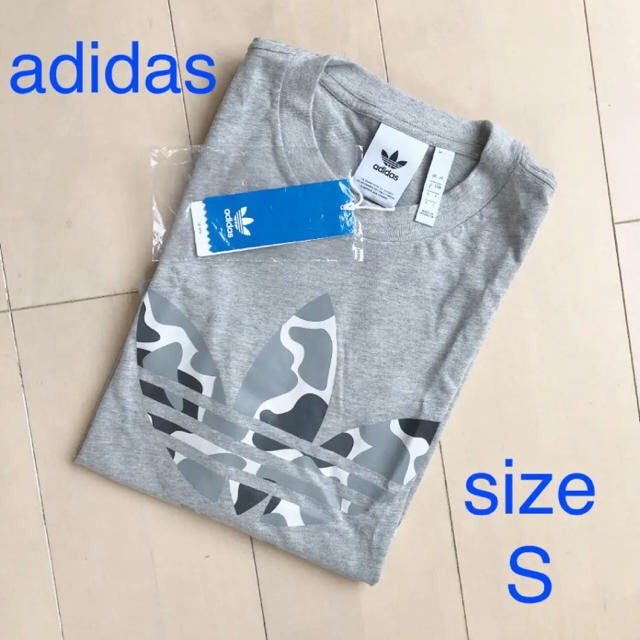 adidas(アディダス)のadidas Tシャツ　グレー　サイズS メンズのトップス(Tシャツ/カットソー(半袖/袖なし))の商品写真