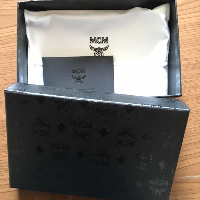 MCM(エムシーエム)の美品！カード入れたくさんMCMお財布♪ レディースのファッション小物(財布)の商品写真