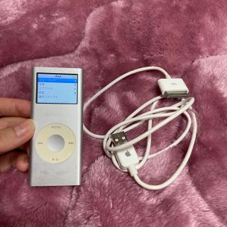 アップル(Apple)のApple iPod nano 4GB シルバー MA426J/A(ポータブルプレーヤー)