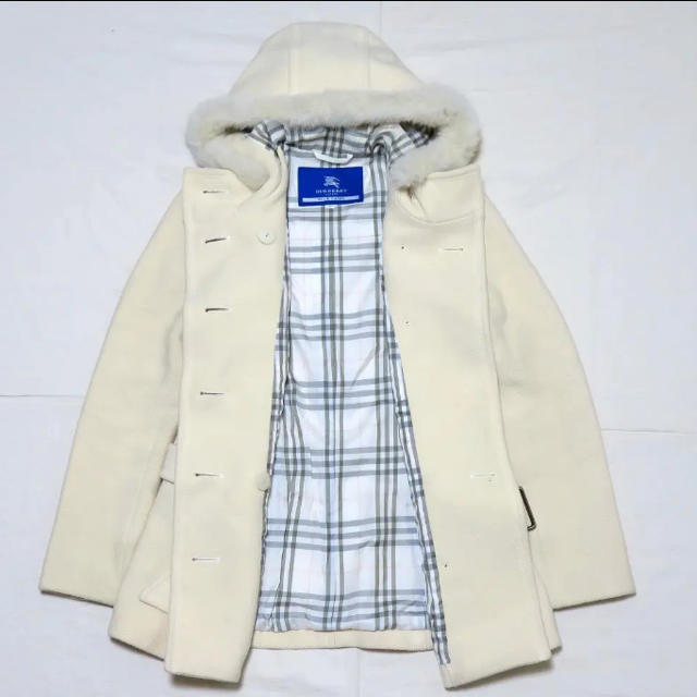 BURBERRY(バーバリー)のバーバリーブルーレーベル　リアルファーショートコート　サイズ38 レディースのジャケット/アウター(毛皮/ファーコート)の商品写真