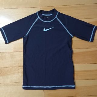 ナイキ(NIKE)のNIKE ボーイズ ラッシュガード 140(水着)