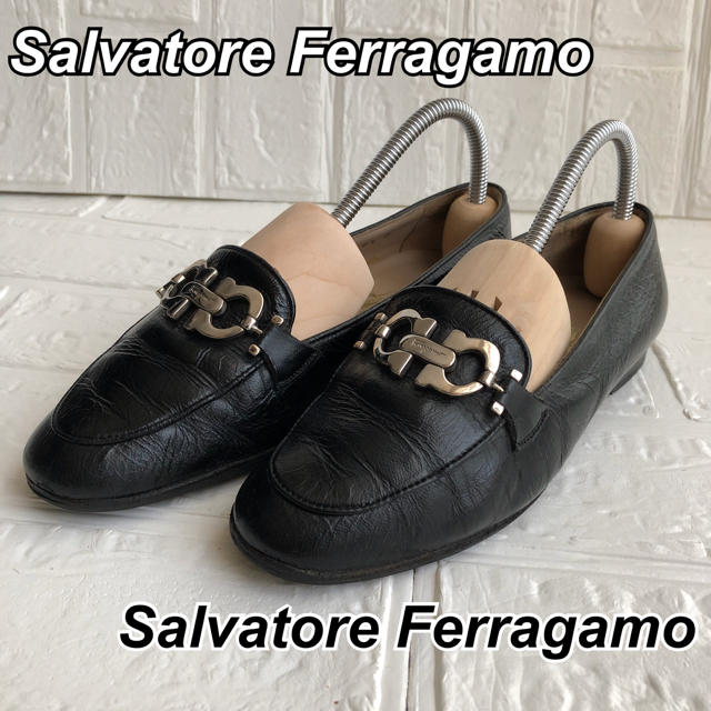 Salvatore Ferragamo(サルヴァトーレフェラガモ)のサルヴァトーレフェラガモ レザー パンプス ブラック レディースの靴/シューズ(ハイヒール/パンプス)の商品写真