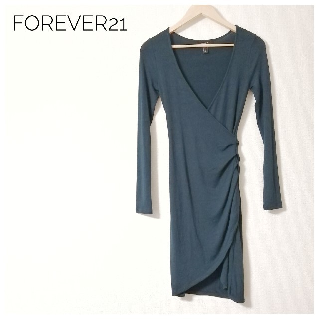 FOREVER 21(フォーエバートゥエンティーワン)の✨新品未使用✨FOREVER 21　ワンピース　エメラルドグリーン色 レディースのワンピース(ロングワンピース/マキシワンピース)の商品写真