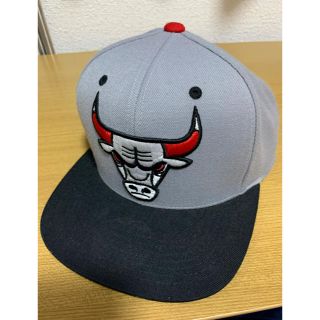 ミッチェルアンドネス(MITCHELL & NESS)のスナップバックキャップ　ブルズ(キャップ)