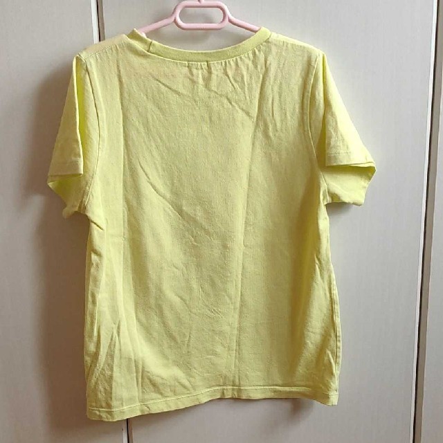 GU(ジーユー)の綺麗なライムグリーン色のTシャツ キッズ/ベビー/マタニティのキッズ服女の子用(90cm~)(Tシャツ/カットソー)の商品写真