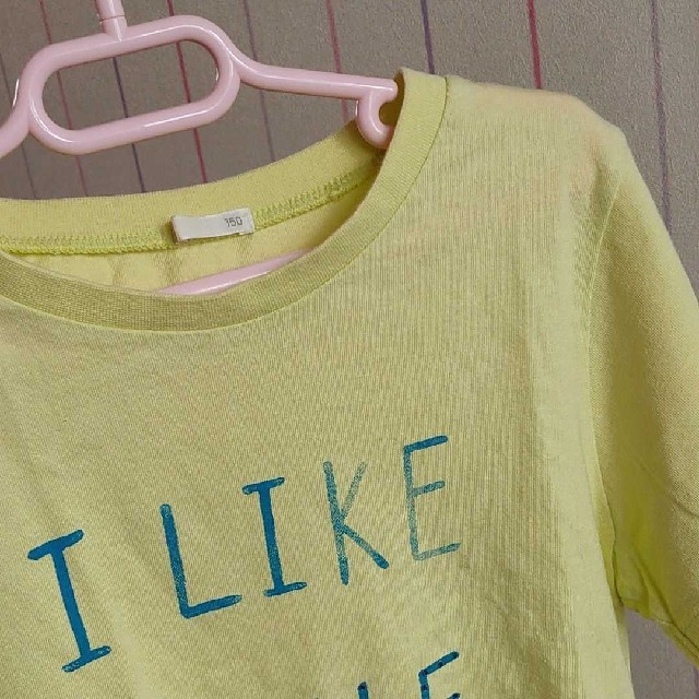 GU(ジーユー)の綺麗なライムグリーン色のTシャツ キッズ/ベビー/マタニティのキッズ服女の子用(90cm~)(Tシャツ/カットソー)の商品写真