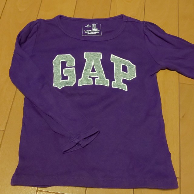 GAP(ギャップ)のGAP キッズ ロングTシャツ 95 キッズ/ベビー/マタニティのキッズ服男の子用(90cm~)(Tシャツ/カットソー)の商品写真