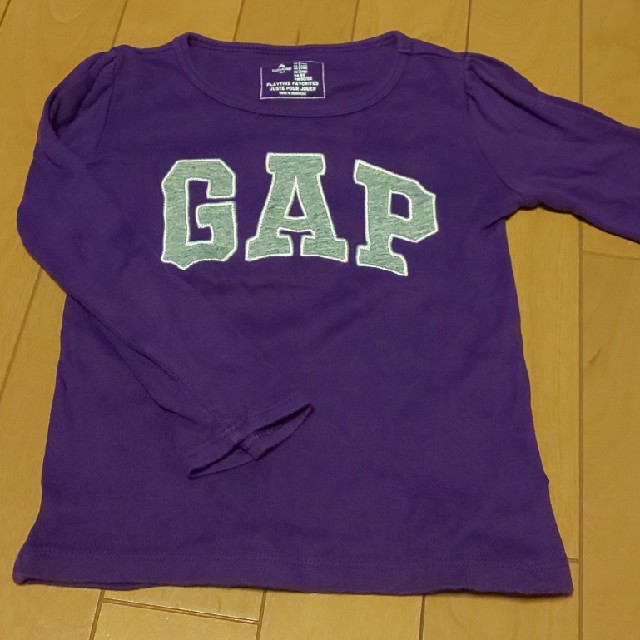 GAP(ギャップ)のGAP キッズ ロングTシャツ 95 キッズ/ベビー/マタニティのキッズ服男の子用(90cm~)(Tシャツ/カットソー)の商品写真