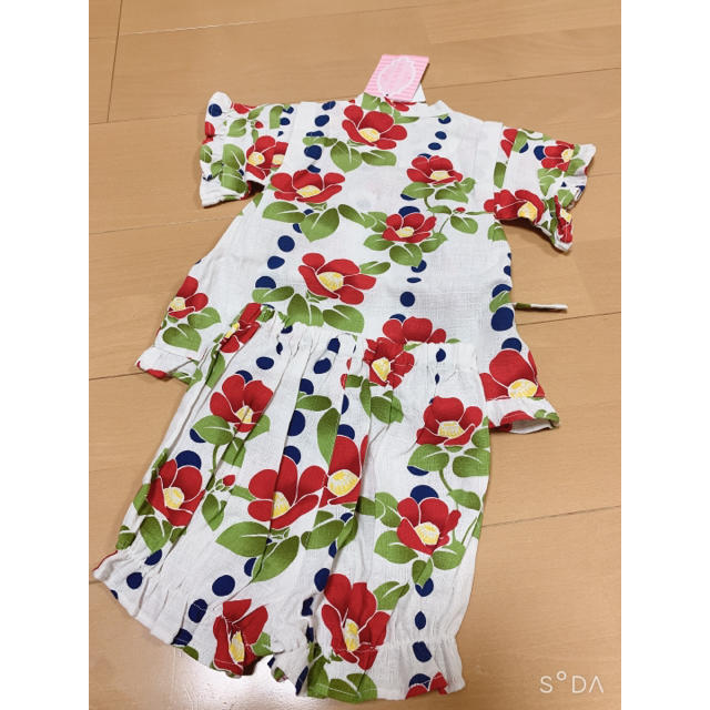 在庫処分　底値　花柄　甚平 キッズ/ベビー/マタニティのベビー服(~85cm)(甚平/浴衣)の商品写真