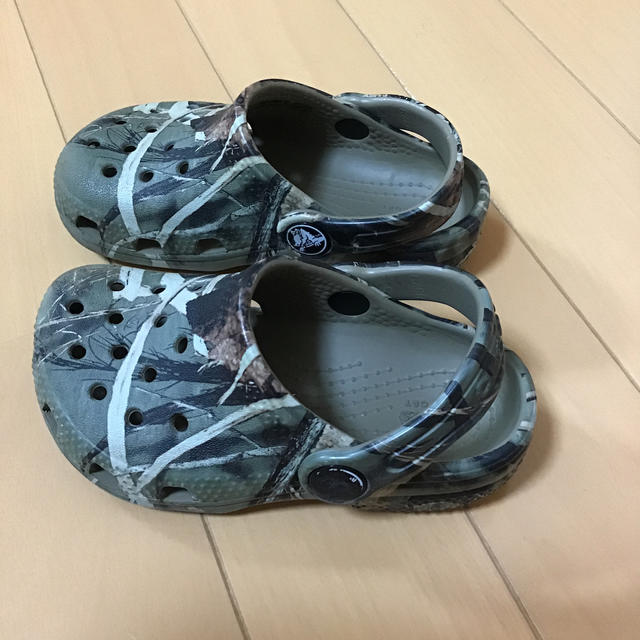 crocs(クロックス)のクロックス　サンダル　キッズ　15センチ キッズ/ベビー/マタニティのベビー靴/シューズ(~14cm)(サンダル)の商品写真