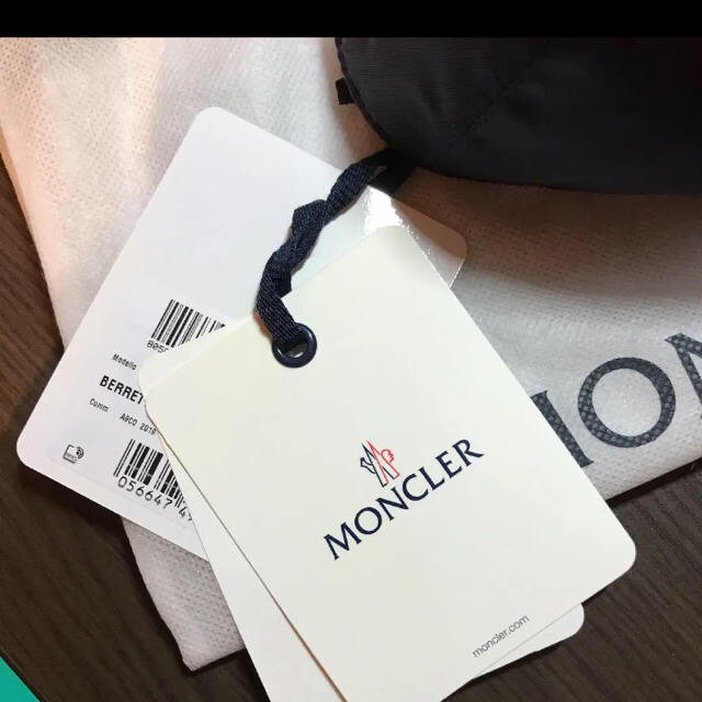MONCLER(モンクレール)のモンクレール ロゴ入り キャップ navy メンズの帽子(キャップ)の商品写真