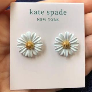 ケイトスペードニューヨーク(kate spade new york)の新品未使用 ケイトスペード デイジースタッドピアス ホワイト(ピアス)