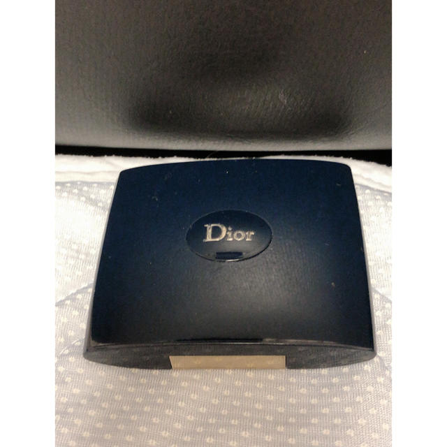 Christian Dior(クリスチャンディオール)の【メアフラ様専用】ディオール サンク クルール 670 クラビング コスメ/美容のベースメイク/化粧品(アイシャドウ)の商品写真