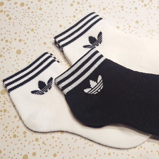 adidas(アディダス)のadidas Originals アンクルストライプソックス レディースのレッグウェア(ソックス)の商品写真