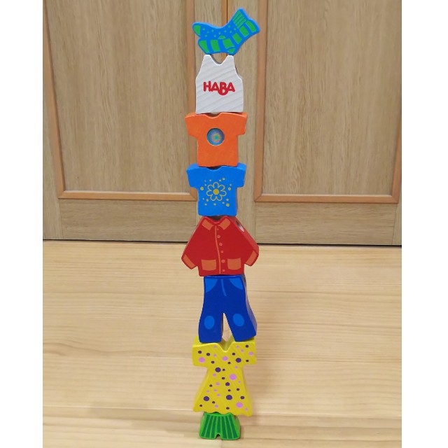 HABA(ハーバー)のハバ HABA 洗濯物ひもとおし  木製 知育 遊び おもちゃ 積み木 キッズ/ベビー/マタニティのおもちゃ(知育玩具)の商品写真