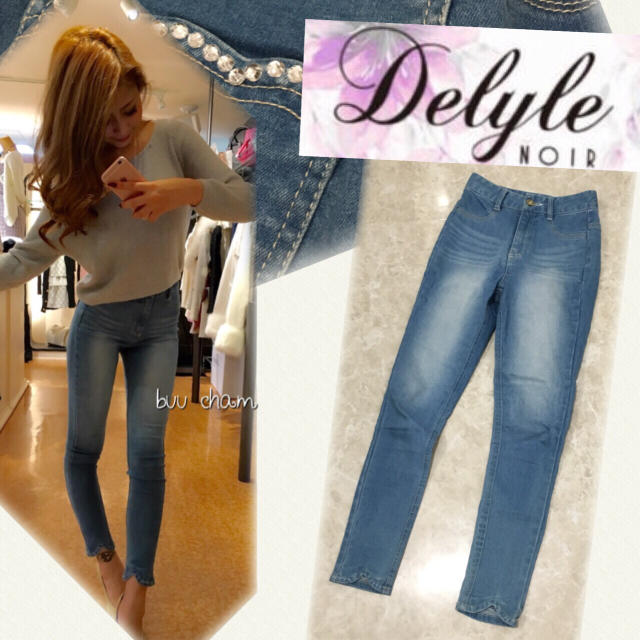 Delyle NOIR(デイライルノアール)のDelyle NOIR♡ポケットビジューデニムパンツ レディースのパンツ(デニム/ジーンズ)の商品写真