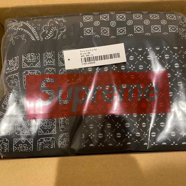 Supreme(シュプリーム)のSupreme Paisley Grid Chino Pant 32インチ メンズのパンツ(チノパン)の商品写真