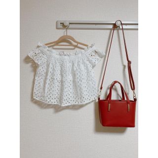 ザラ(ZARA)のオフショルダートップス(カットソー(半袖/袖なし))