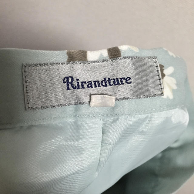 Rirandture(リランドチュール)のリランドチュール花柄キュロット レディースのパンツ(キュロット)の商品写真