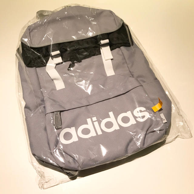 adidas(アディダス)の【新品未使用】Adidas リュック　グレー レディースのバッグ(リュック/バックパック)の商品写真