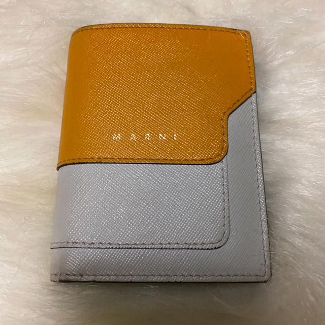 マルニ【送料込】MARNI マルニ 二つ折り財布