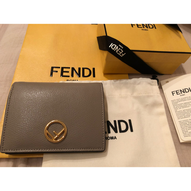 純正取扱店 FENDI 折りたたみ財布 | chanelal.com