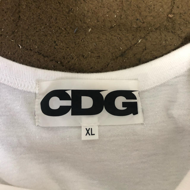 COMME des GARCONS(コムデギャルソン)のCDG  Tシャツ サイズXL メンズのトップス(Tシャツ/カットソー(半袖/袖なし))の商品写真