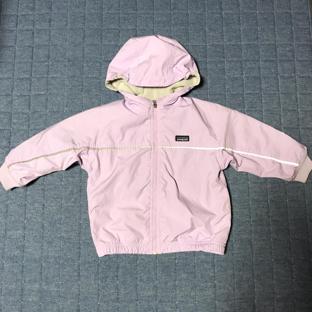 patagonia(パタゴニア)のpatagonia パタゴニアキッズ フリースジャンパー 24M パープル キッズ/ベビー/マタニティのキッズ服女の子用(90cm~)(ジャケット/上着)の商品写真