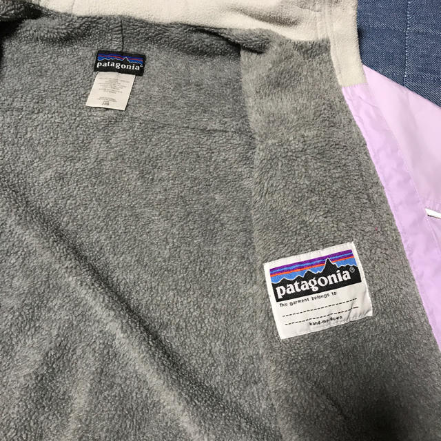 patagonia(パタゴニア)のpatagonia パタゴニアキッズ フリースジャンパー 24M パープル キッズ/ベビー/マタニティのキッズ服女の子用(90cm~)(ジャケット/上着)の商品写真