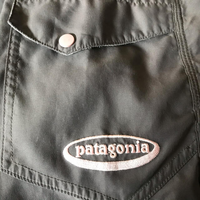 patagonia(パタゴニア)のパダゴニア  メンズ水着　グレー　ピンクロゴ メンズの水着/浴衣(水着)の商品写真