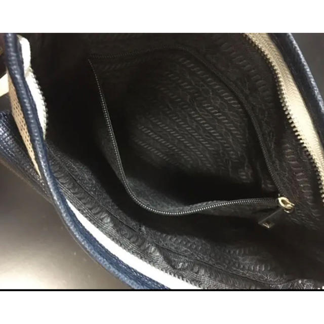 【美品】ショルダーバッグ　ネイビー メンズのバッグ(ショルダーバッグ)の商品写真