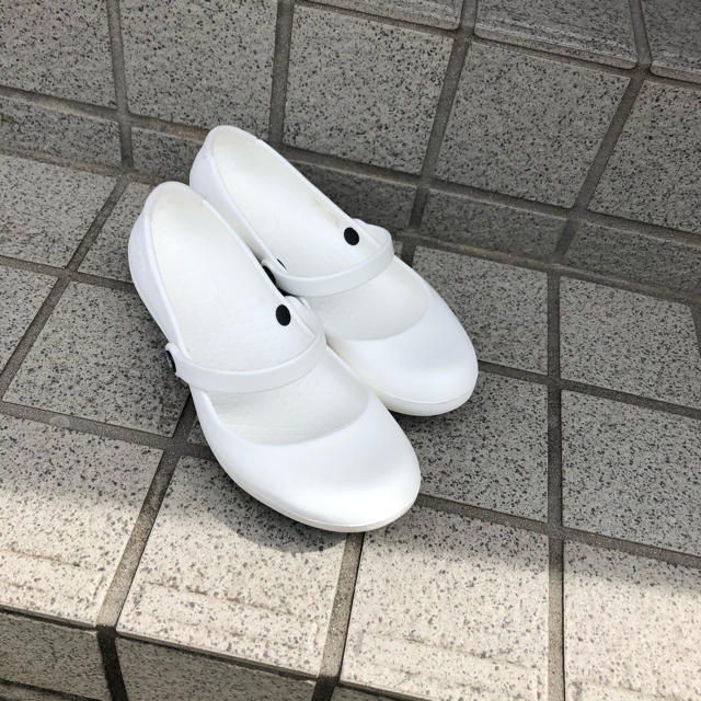 crocs(クロックス)のクロックス  サンダル　W4 キッズ/ベビー/マタニティのキッズ靴/シューズ(15cm~)(サンダル)の商品写真