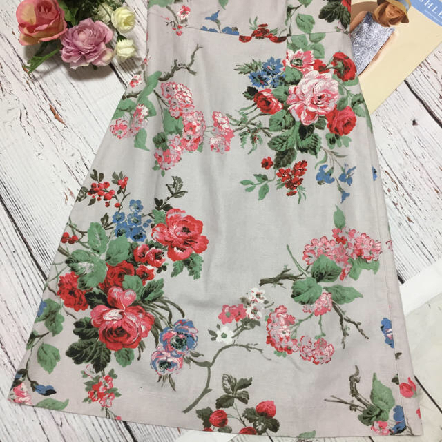 LAURA ASHLEY(ローラアシュレイ)の♡ローラアシュレイワンピースお花柄♡ レディースのワンピース(ひざ丈ワンピース)の商品写真