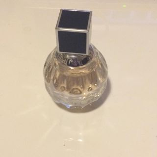 ジミーチュウ(JIMMY CHOO)のジミーチュウ オードトワレ 40ml(香水(女性用))