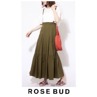 ローズバッド(ROSE BUD)のサスペンダー付きティアードスカート　カーキ(ロングスカート)