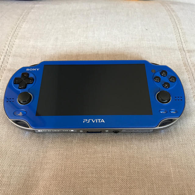 PlayStation®Vita本体 + ケース - 携帯用ゲーム機本体 PlayStationVita 本体+ケース