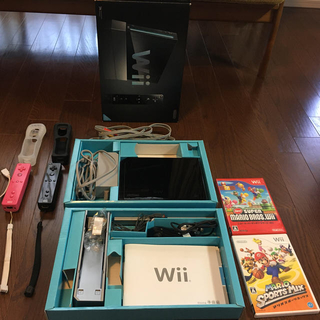 ウィー(Wii)の大幅値下げ‼︎ Wii 本体　リモコン、ソフト、アダプターセット(家庭用ゲーム機本体)
