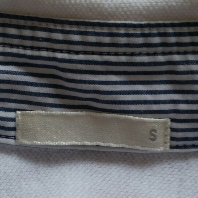 GU(ジーユー)のポロシャツ　メンズ　Sサイズ　ホワイト メンズのトップス(ポロシャツ)の商品写真