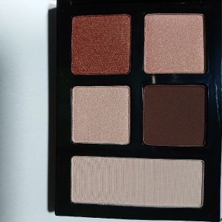 ボビイブラウン(BOBBI BROWN)のエッセンシャルマルチカラーアイシャドウパレット  イントゥザサンセット(アイシャドウ)