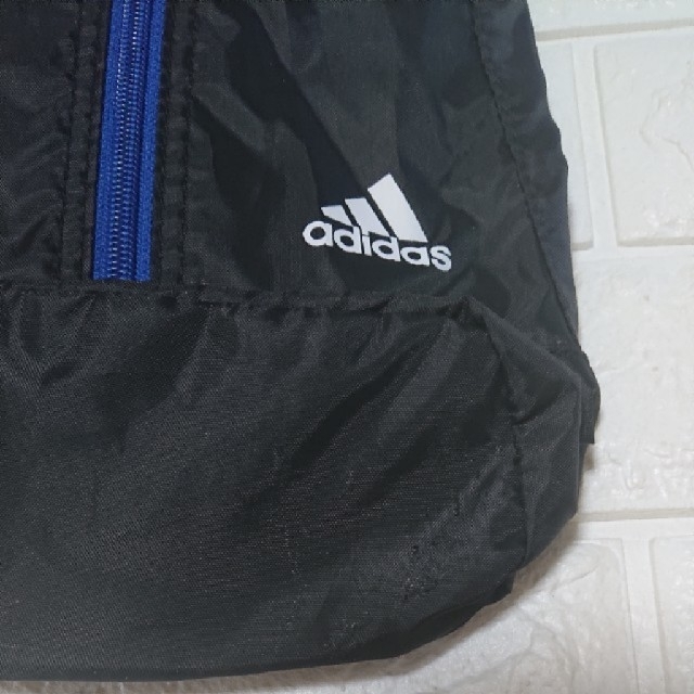 adidas(アディダス)のadidas キッズ ショルダーバッグ キッズ/ベビー/マタニティのこども用バッグ(その他)の商品写真