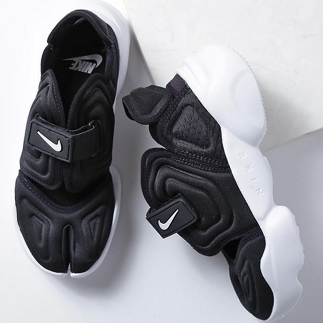 最安値　W NIKE AQUA RIFT black23.5cm