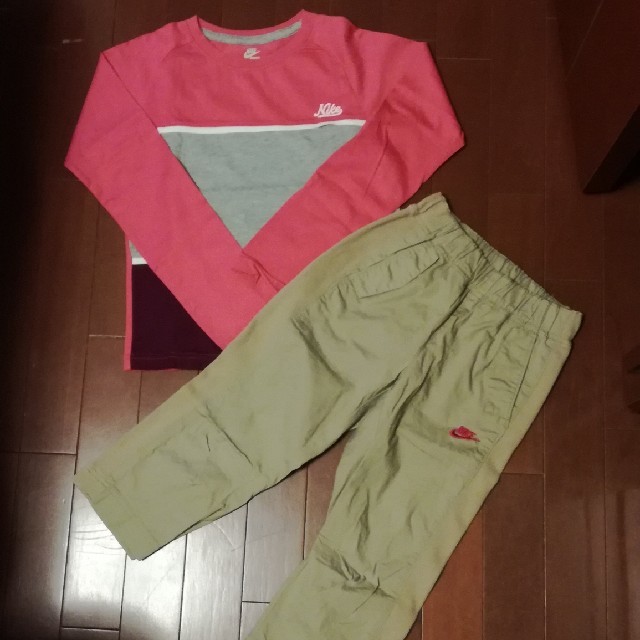 NIKE(ナイキ)のナイキ　長袖Tシャツ&七分丈パンツ　セット　140センチ　 キッズ/ベビー/マタニティのキッズ服女の子用(90cm~)(Tシャツ/カットソー)の商品写真