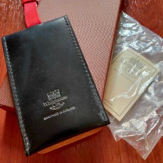 ホワイトハウスコックス(WHITEHOUSE COX)の【美品】ホワイトハウスコックス ラゲッジタグ黒×赤(その他)