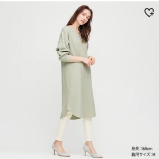 ユニクロ(UNIQLO)の☆新品未使用★ユニクロ　ワッフルVネックワンピース☆(ひざ丈ワンピース)